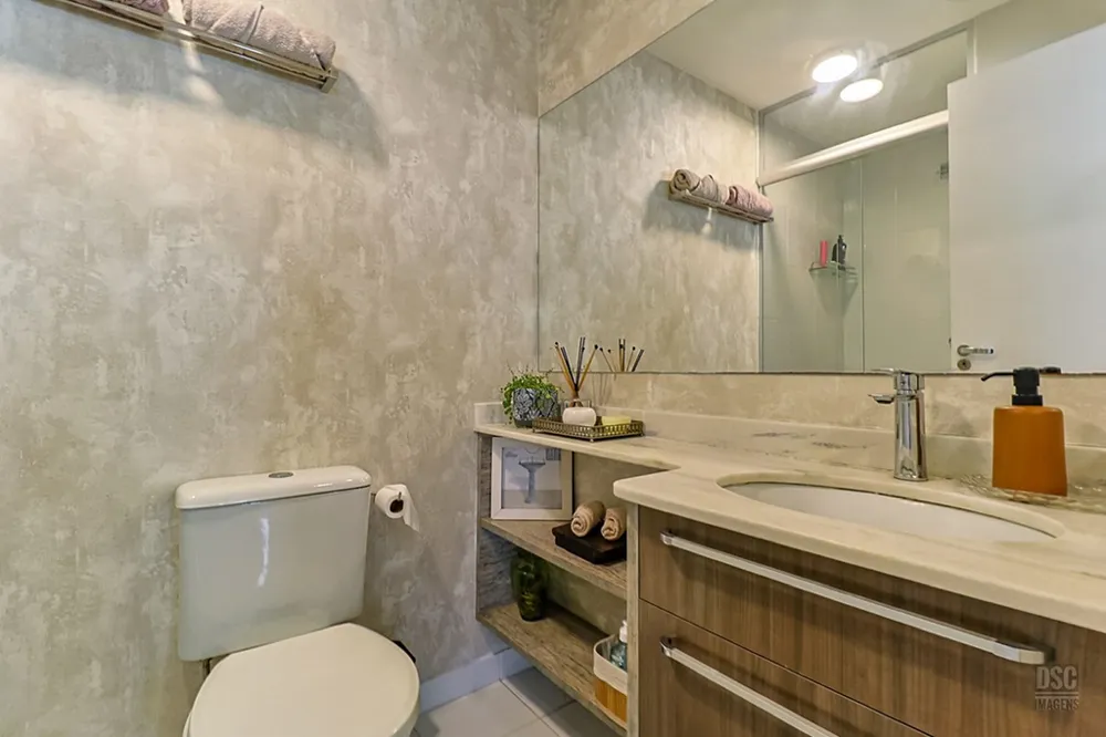 Apartamento para venda no bairro Vila Ipiranga em Porto Alegre
