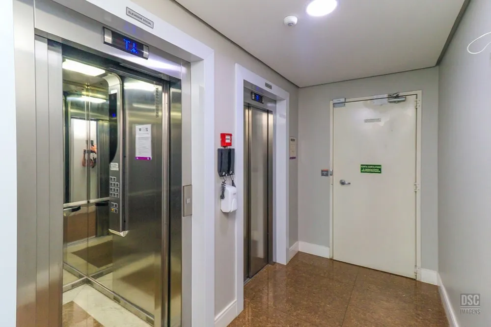 Apartamento para venda no bairro Medianeira em Porto Alegre
