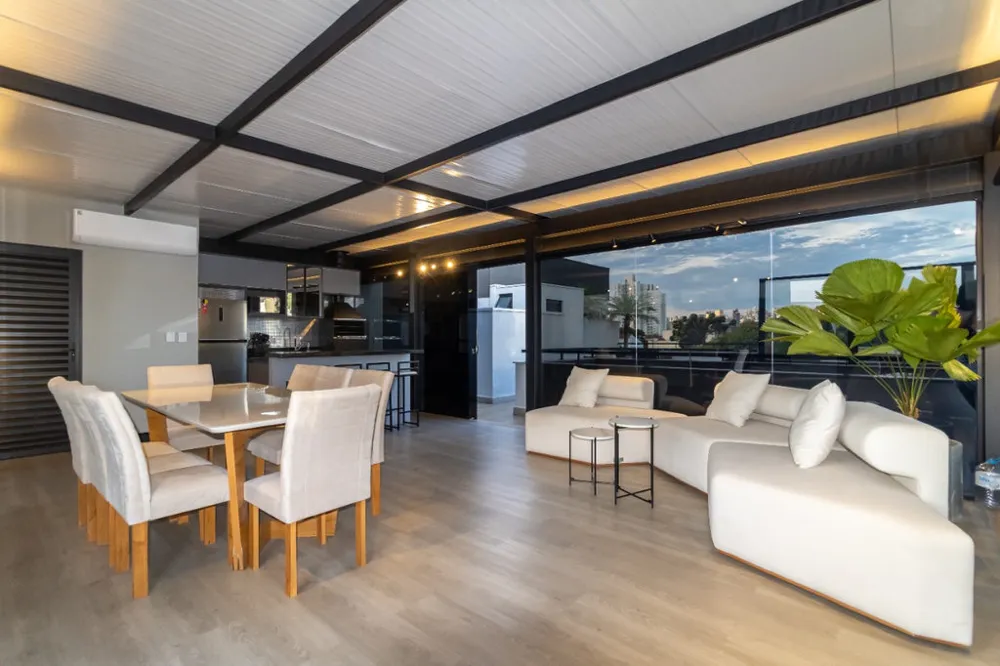 Cobertura Duplex para venda no bairro Jardim Botânico em Porto Alegre