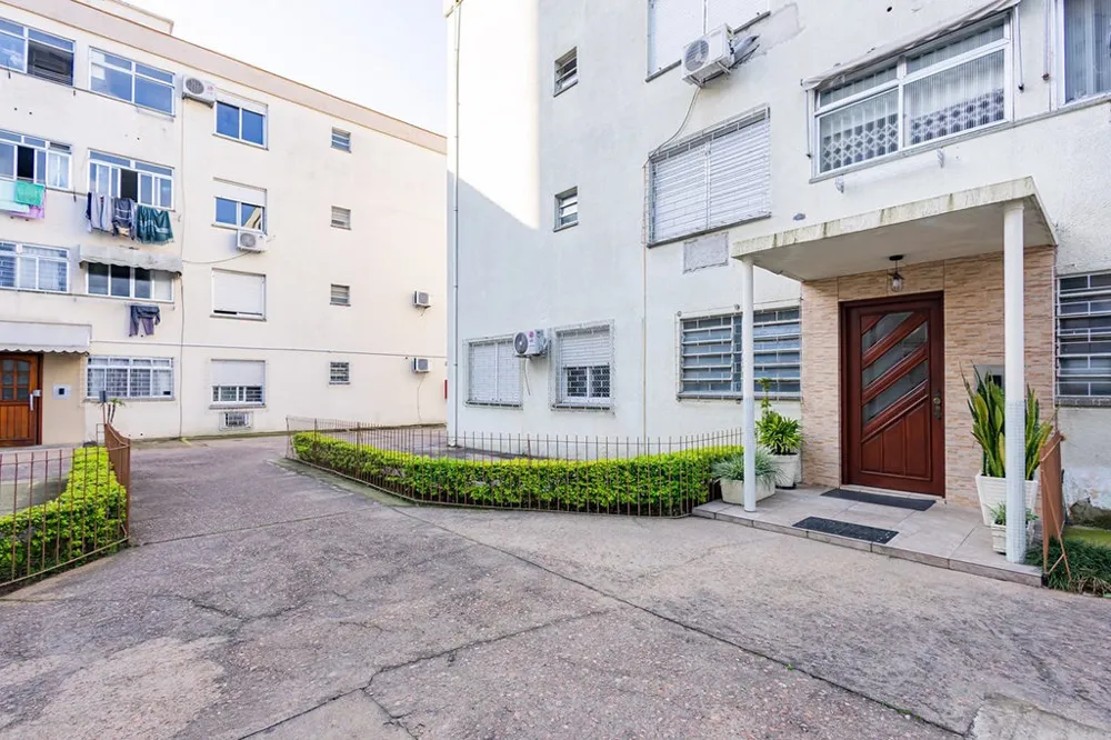 Apartamento para venda no bairro Passo da Areia em Porto Alegre