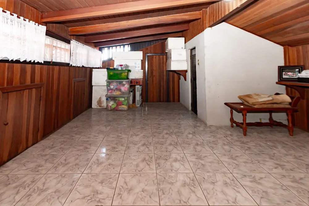 Casa para venda no bairro Jardim Itu Sabará em Porto Alegre