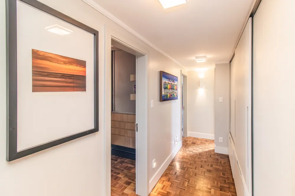 Apartamento para venda no bairro Moinhos de Vento em Porto Alegre