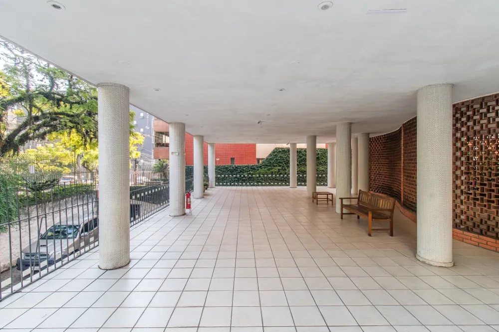 Apartamento para venda no bairro Moinhos de Vento em Porto Alegre