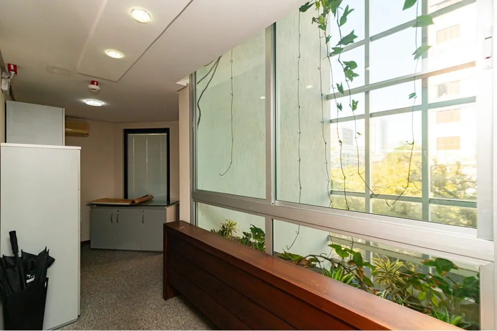 Sala para venda no bairro Menino Deus em Porto Alegre