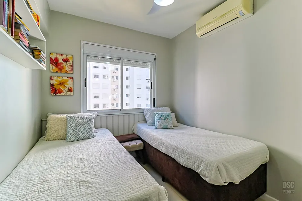 Apartamento para venda no bairro Vila Ipiranga em Porto Alegre