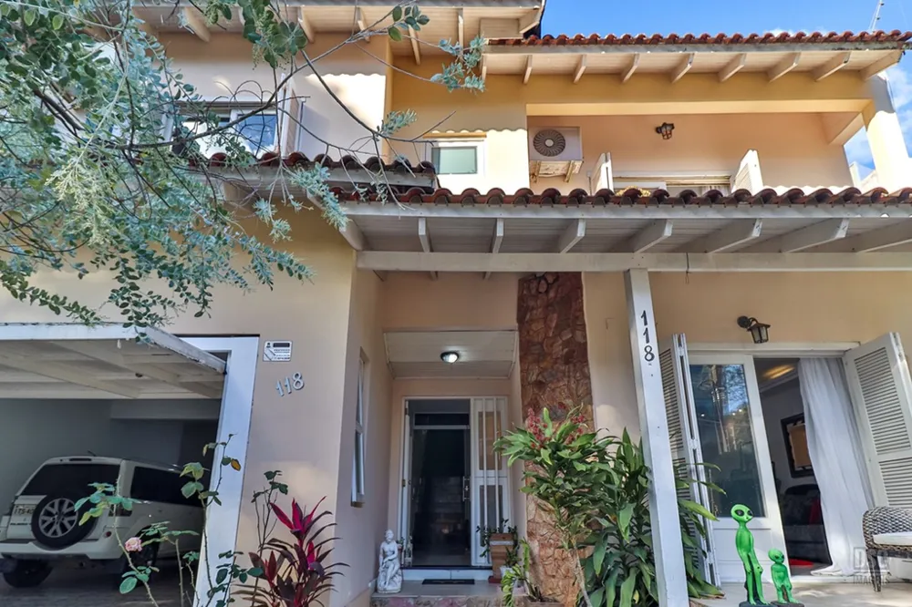 Casa para venda no bairro Jardim Itu em Porto Alegre