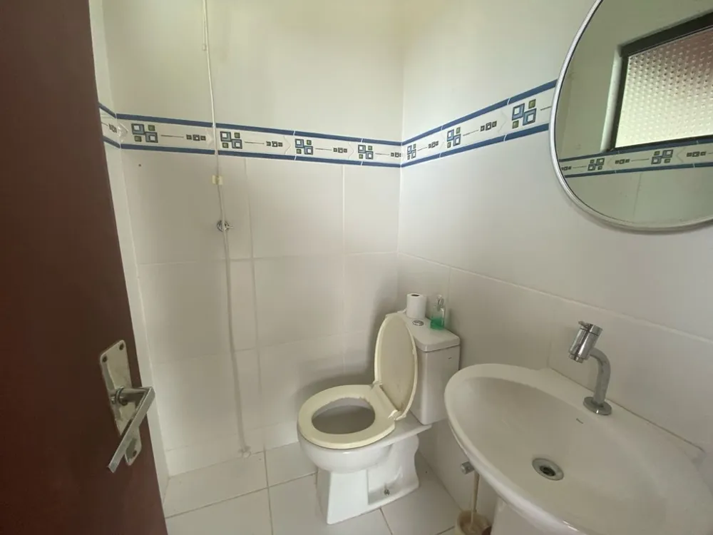 Casa para venda no bairro Jardim do Salso em Porto Alegre