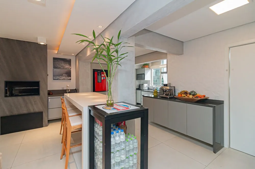 Apartamento para venda no bairro Moinhos de Vento em Porto Alegre