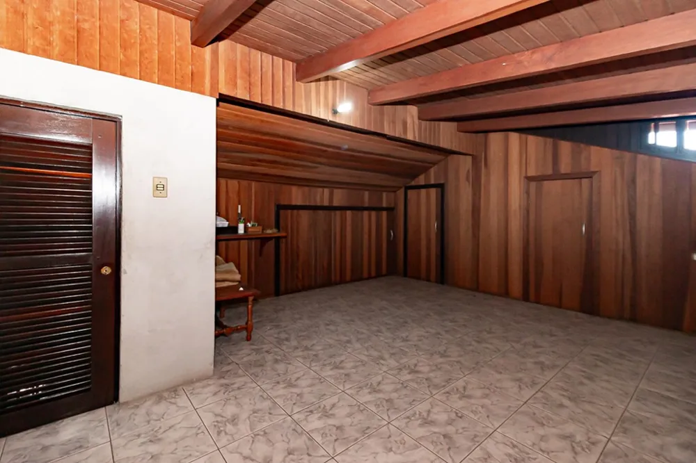 Casa para venda no bairro Jardim Itu Sabará em Porto Alegre