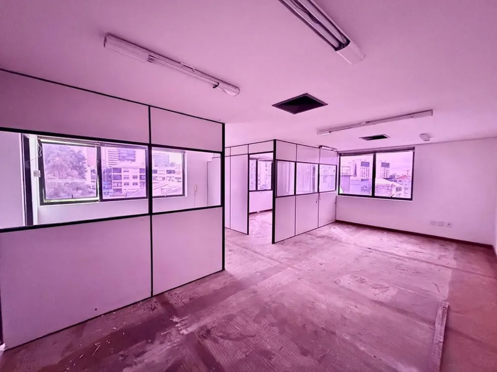 Sala para venda no bairro Auxiliadora em Porto Alegre