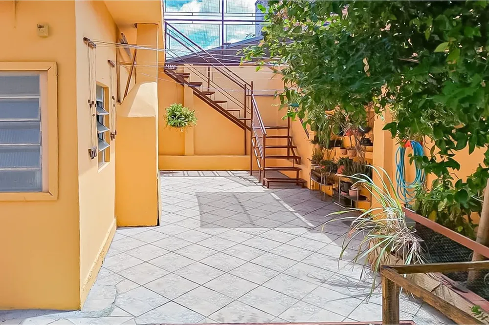 Casa para venda no bairro Vila Ipiranga em Porto Alegre