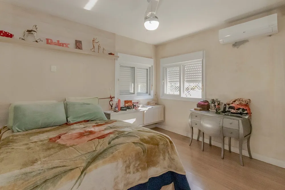 Casa para venda no bairro Lomba do Pinheiro em Porto Alegre