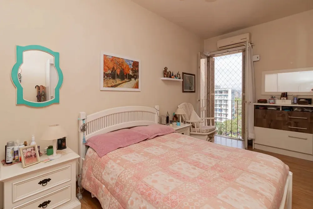 Apartamento para venda no bairro Centro Histórico em Porto Alegre