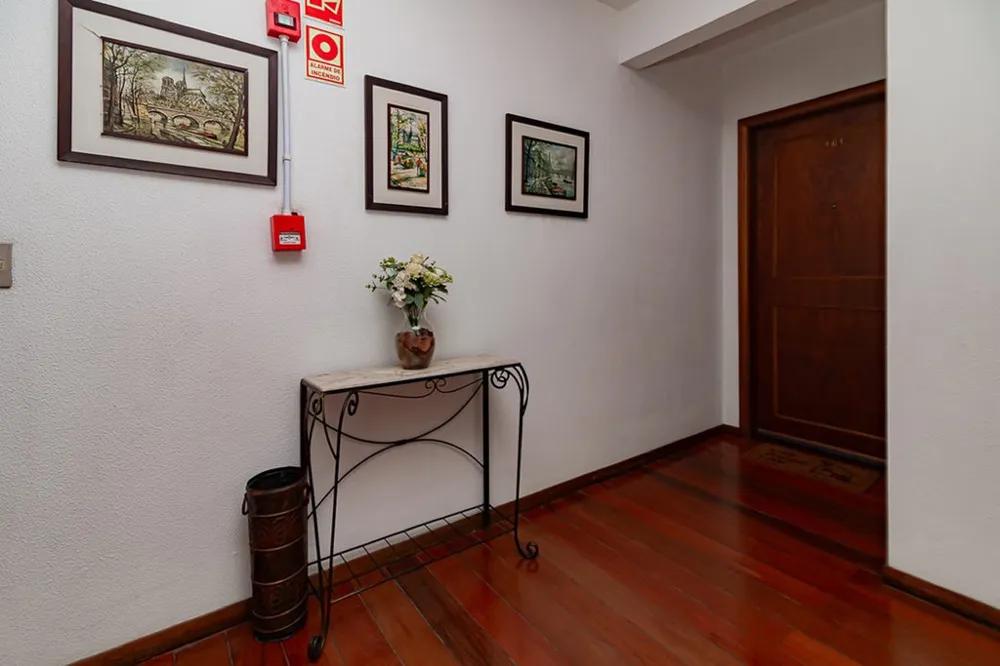 Apartamento para venda no bairro Menino Deus em Porto Alegre