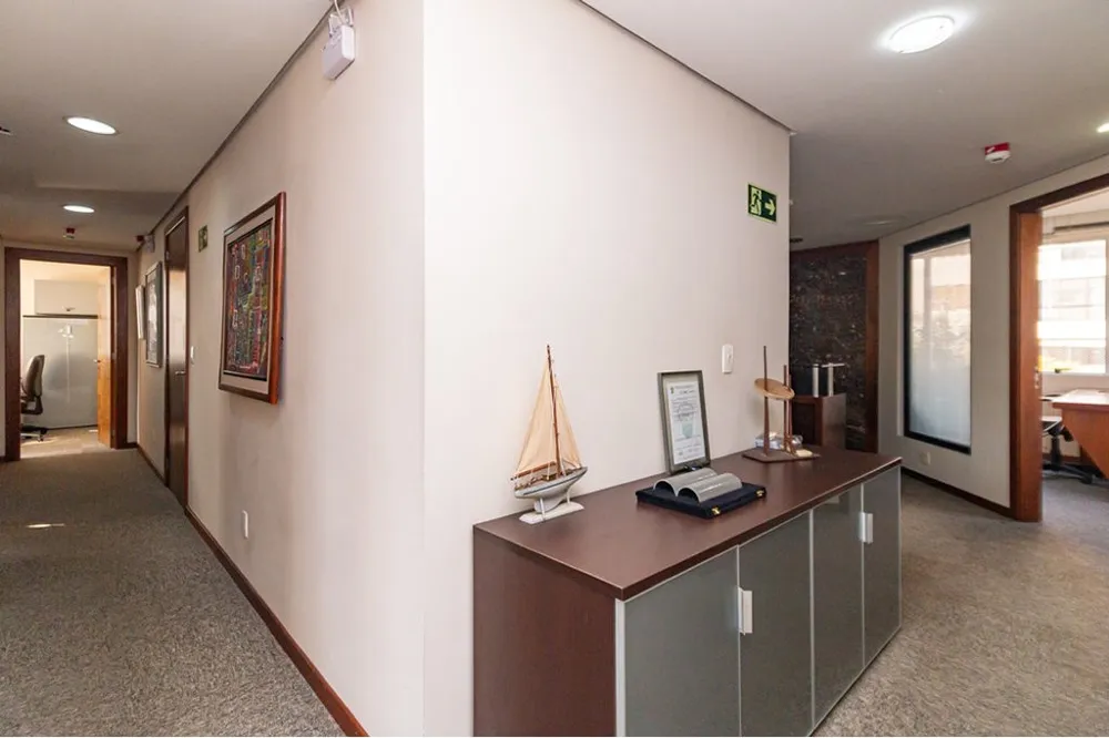 Sala para venda no bairro Menino Deus em Porto Alegre
