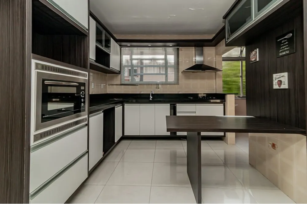 Apartamento para venda no bairro Medianeira em Porto Alegre