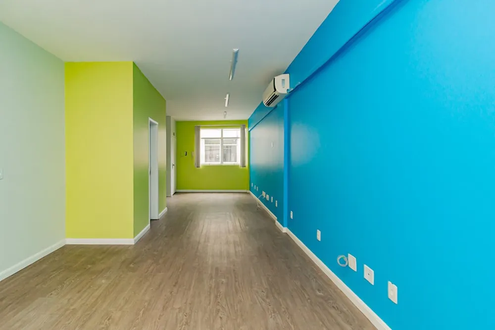 Sala para venda no bairro Auxiliadora em Porto Alegre