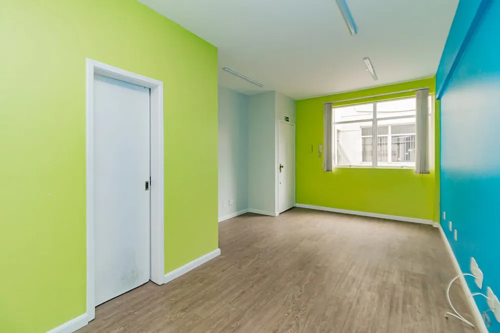 Sala para venda no bairro Auxiliadora em Porto Alegre