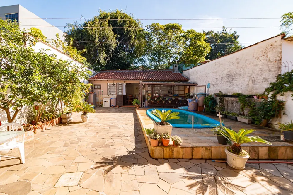 Casa para venda no bairro Jardim Itu Sabará em Porto Alegre