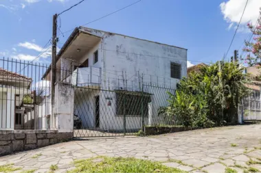 Casa para venda no bairro Partenon em Porto Alegre