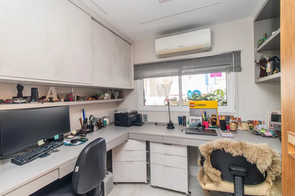 Apartamento para venda no bairro Moinhos de Vento em Porto Alegre