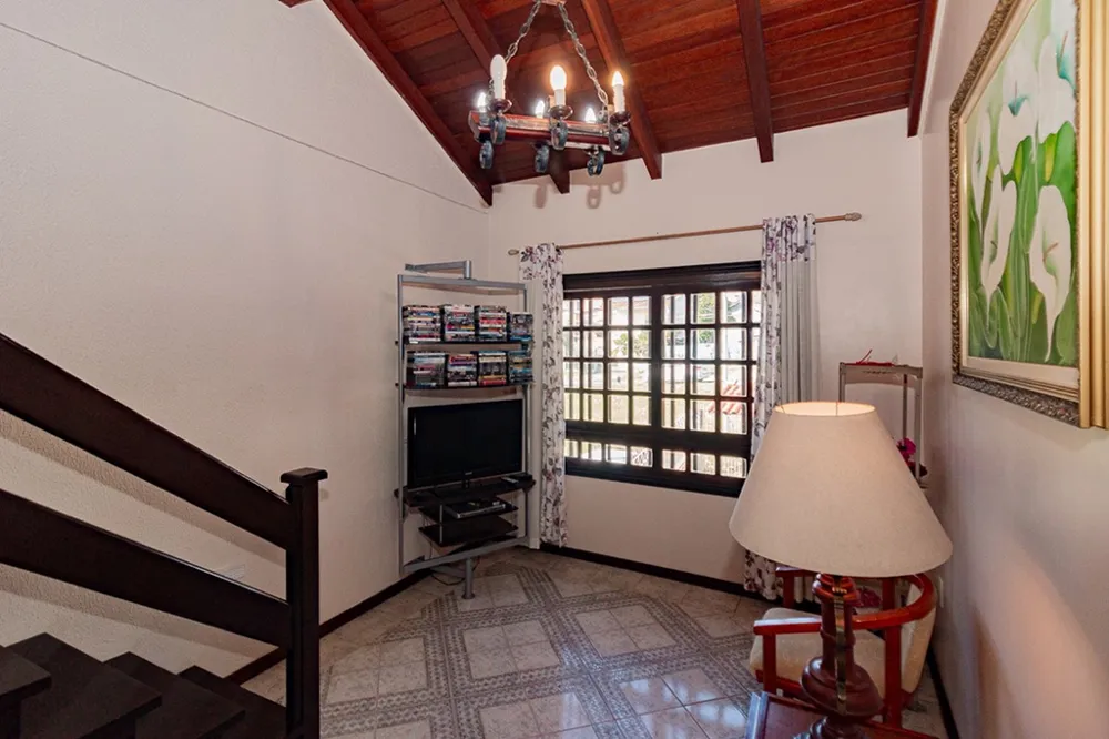 Casa para venda no bairro Jardim Itu Sabará em Porto Alegre