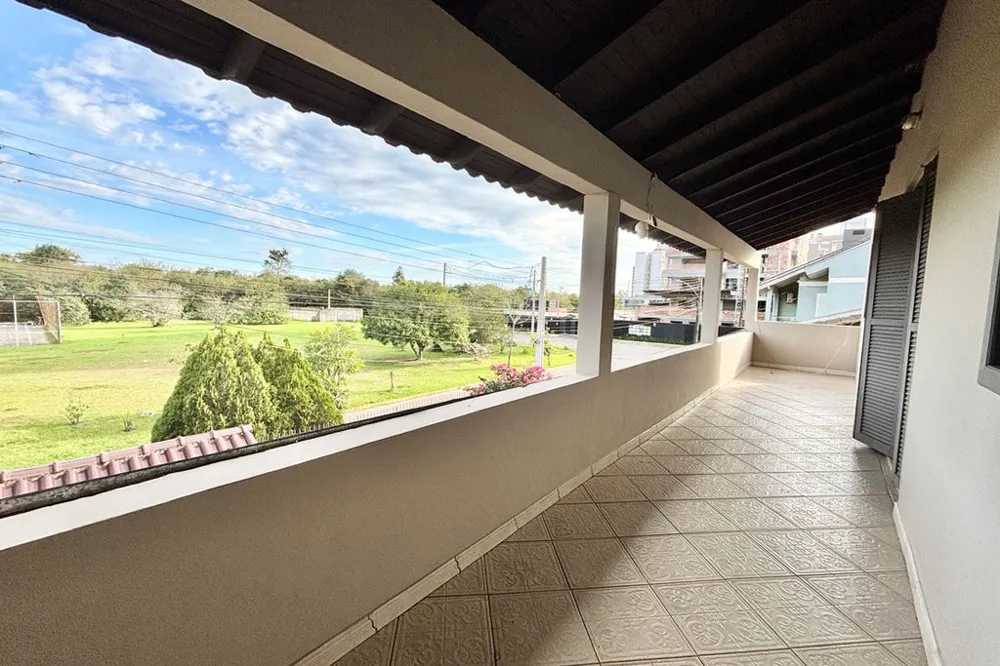 Casa para venda no bairro Moinhos de Vento em Canoas
