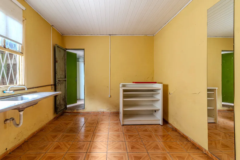 Edifício Comercial para venda no bairro Vila Ipiranga em Porto Alegre