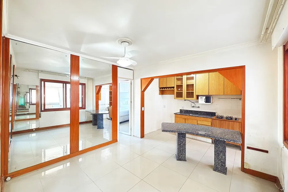 Apartamento para venda no bairro Centro Histórico em Porto Alegre
