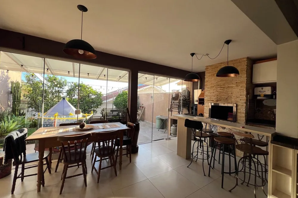 Casa em Condomínio para venda no bairro Lomba do Pinheiro em Porto Alegre