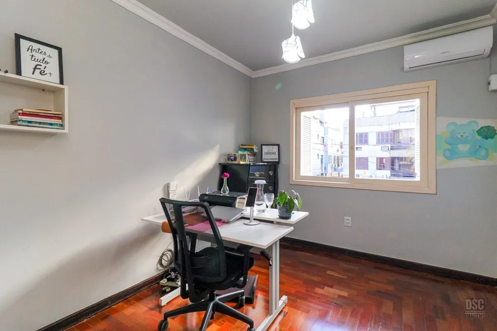 Casa para venda no bairro Jardim Itu em Porto Alegre