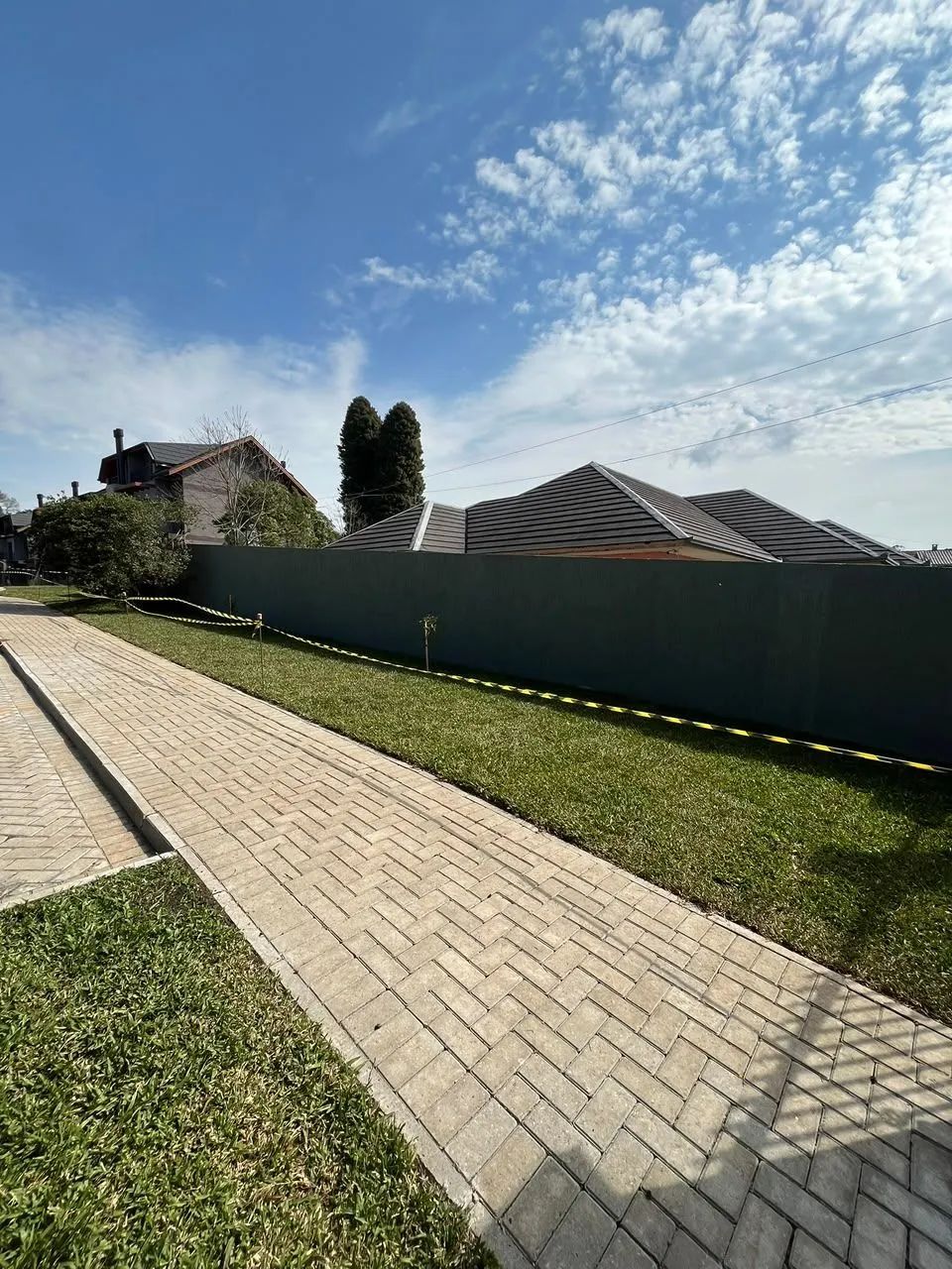Sobrado Triplex para venda no bairro SANTA TEREZINHA em Canela