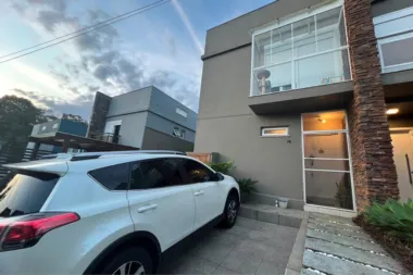 Casa em Condomínio para venda no bairro Lomba do Pinheiro em Porto Alegre