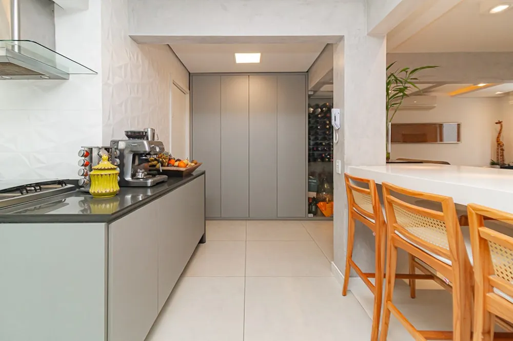 Apartamento para venda no bairro Moinhos de Vento em Porto Alegre