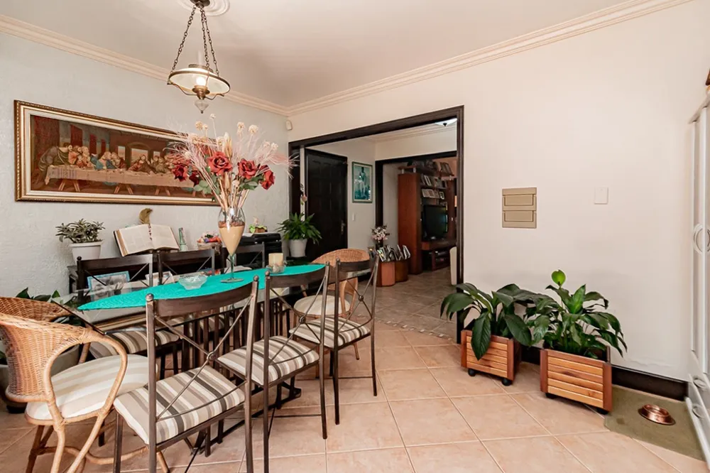 Casa para venda no bairro Jardim Itu Sabará em Porto Alegre