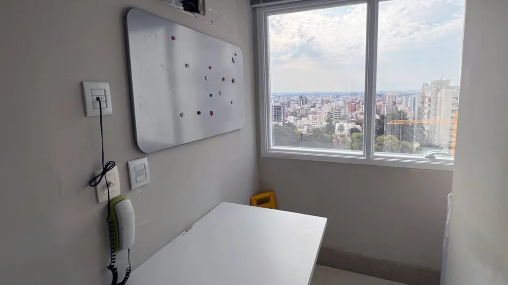 Sala para venda no bairro Higienópolis em Porto Alegre