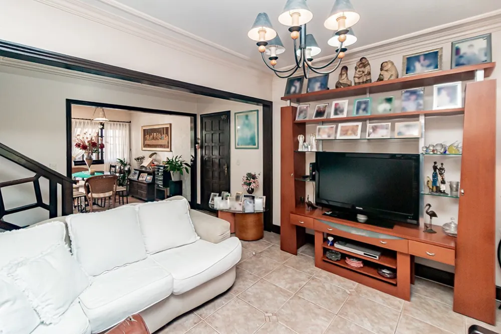 Casa para venda no bairro Jardim Itu Sabará em Porto Alegre