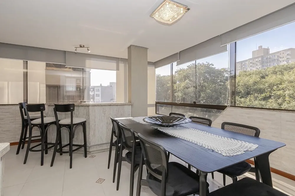 Apartamento para venda no bairro Passo da Areia em Porto Alegre