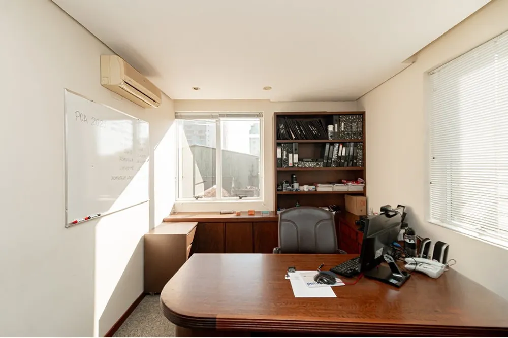 Sala para venda no bairro Menino Deus em Porto Alegre