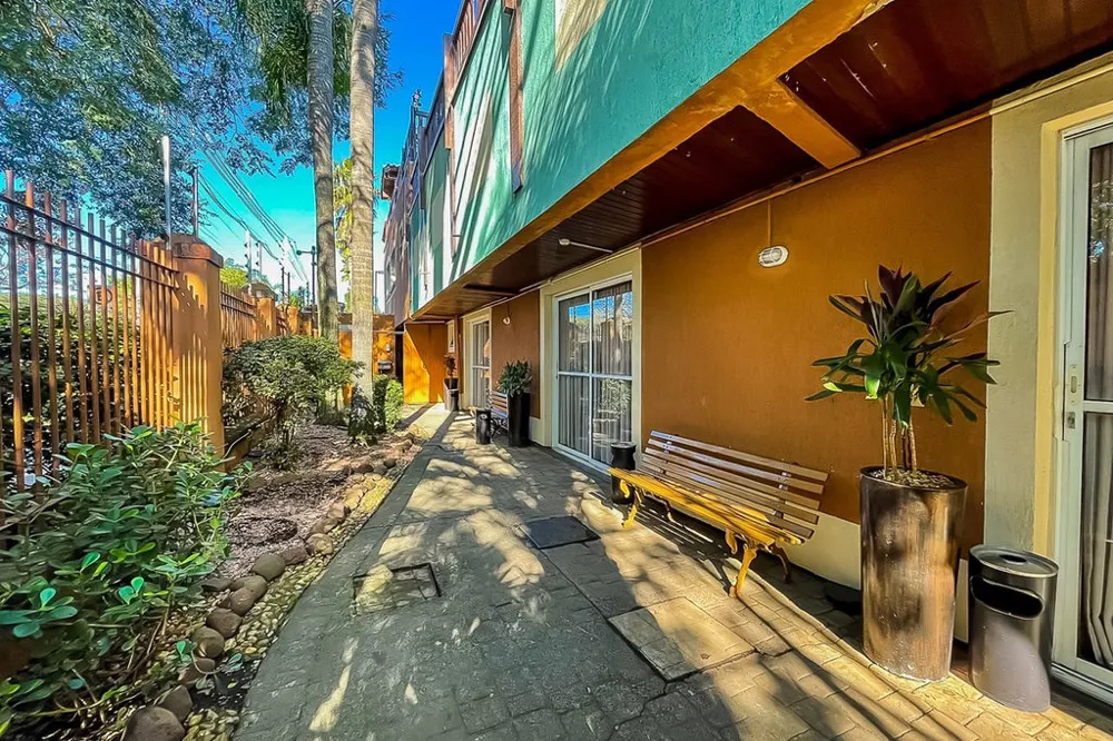 Casa em Condomínio para venda no bairro Jardim Itu em Porto Alegre
