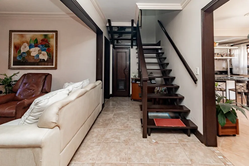 Casa para venda no bairro Jardim Itu Sabará em Porto Alegre