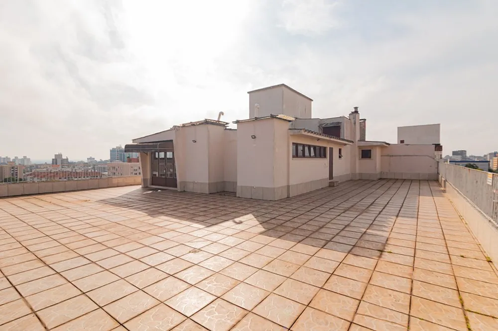 Apartamento para venda no bairro Vila Ipiranga em Porto Alegre