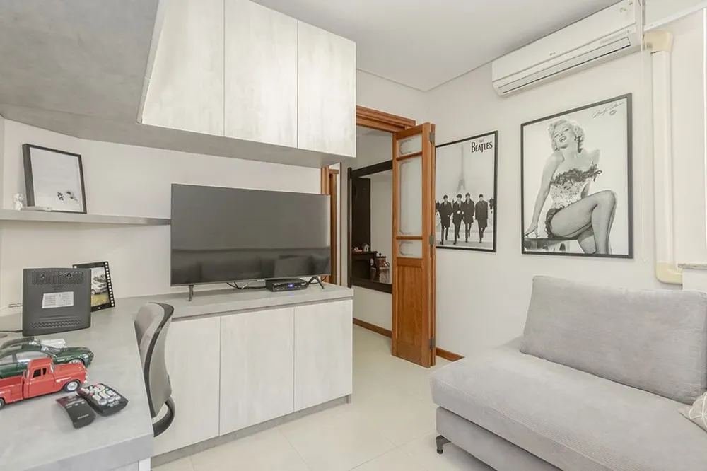 Apartamento para venda no bairro Passo da Areia em Porto Alegre