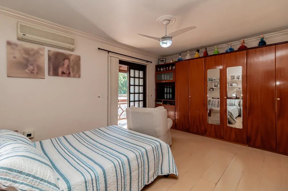Casa para venda no bairro Jardim Itu Sabará em Porto Alegre