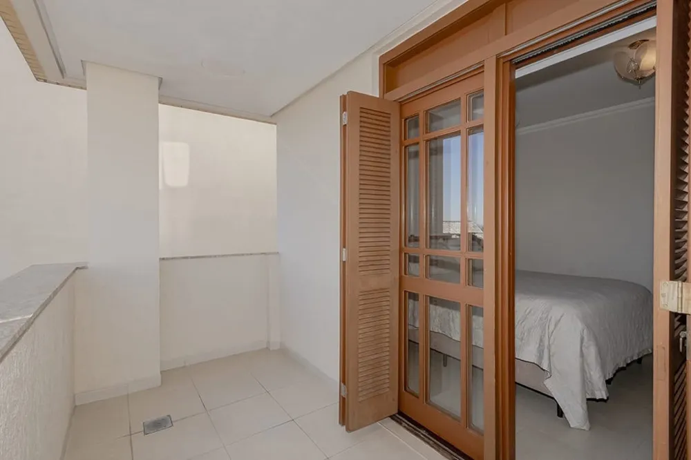 Apartamento para venda no bairro Passo da Areia em Porto Alegre