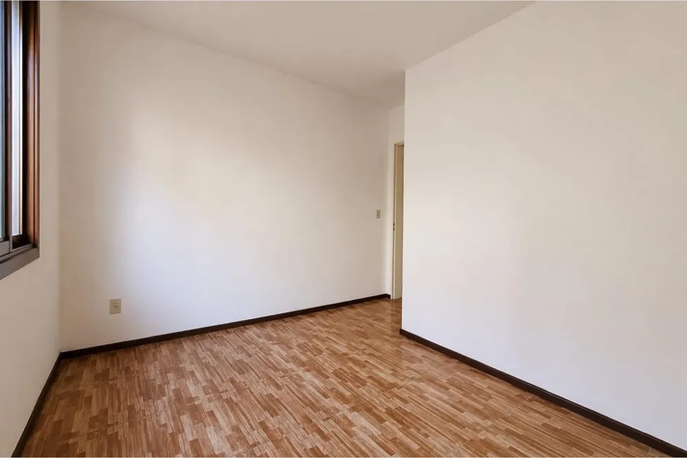 Apartamento para venda no bairro Vila Jardim em Porto Alegre