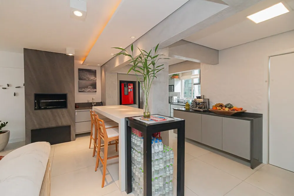 Apartamento para venda no bairro Moinhos de Vento em Porto Alegre