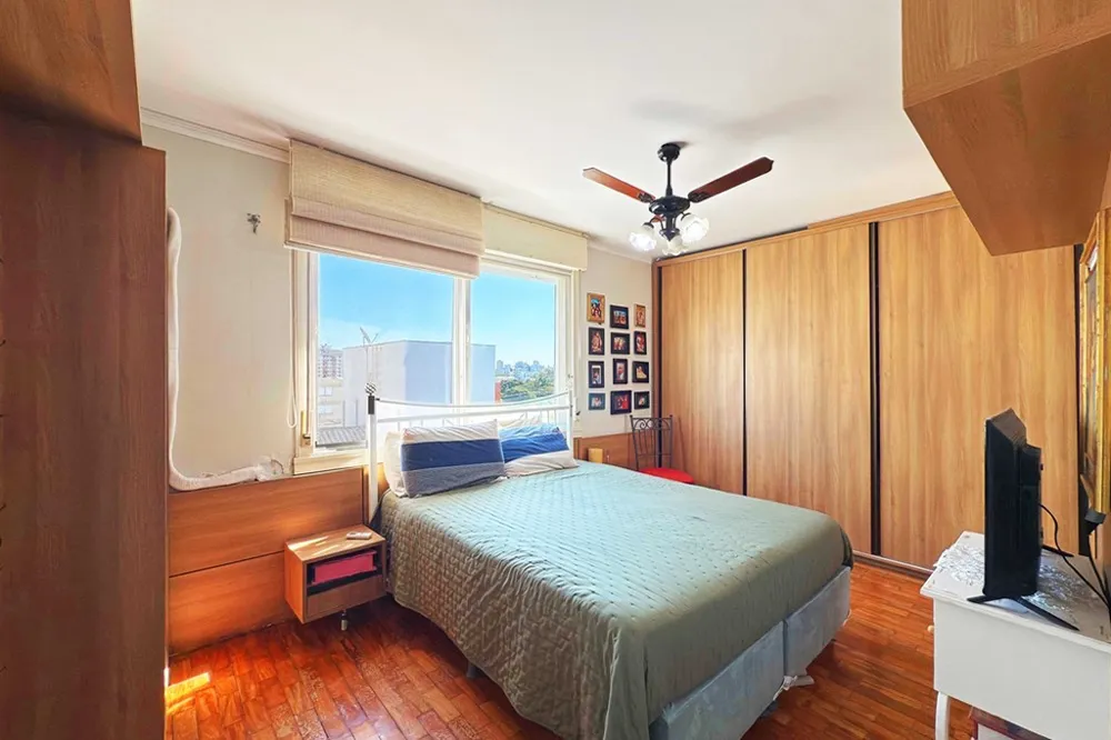 Apartamento para venda no bairro Menino Deus em Porto Alegre