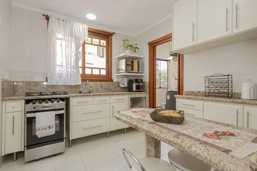 Apartamento para venda no bairro Passo da Areia em Porto Alegre