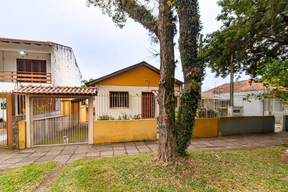 Casa para venda no bairro Vila Ipiranga em Porto Alegre